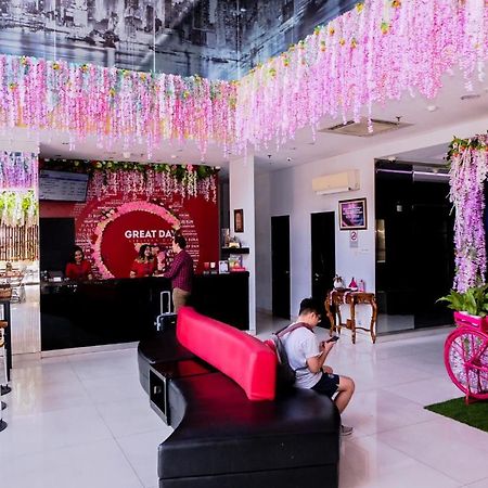 G Suites Hotel By Amithya سورابايا المظهر الخارجي الصورة