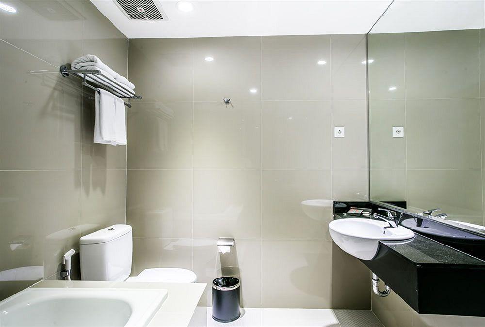 G Suites Hotel By Amithya سورابايا المظهر الخارجي الصورة