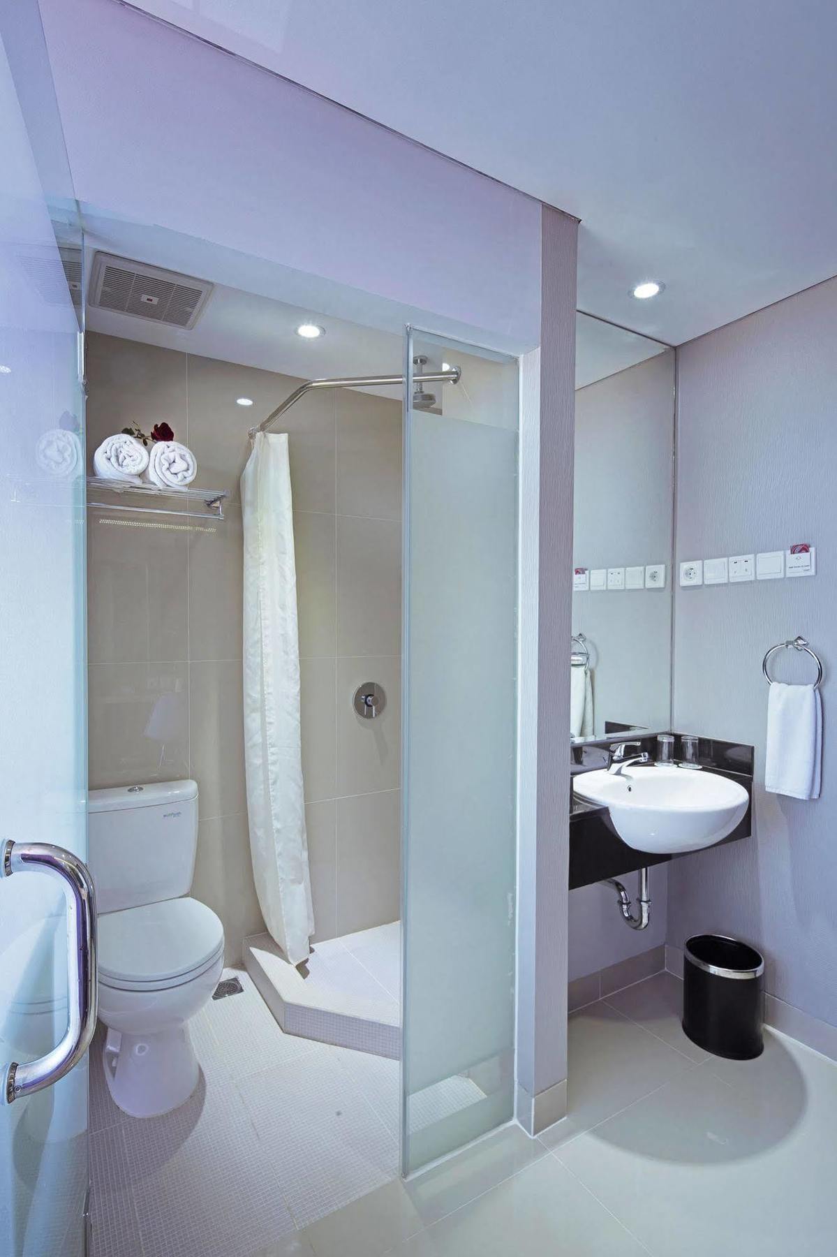 G Suites Hotel By Amithya سورابايا المظهر الخارجي الصورة